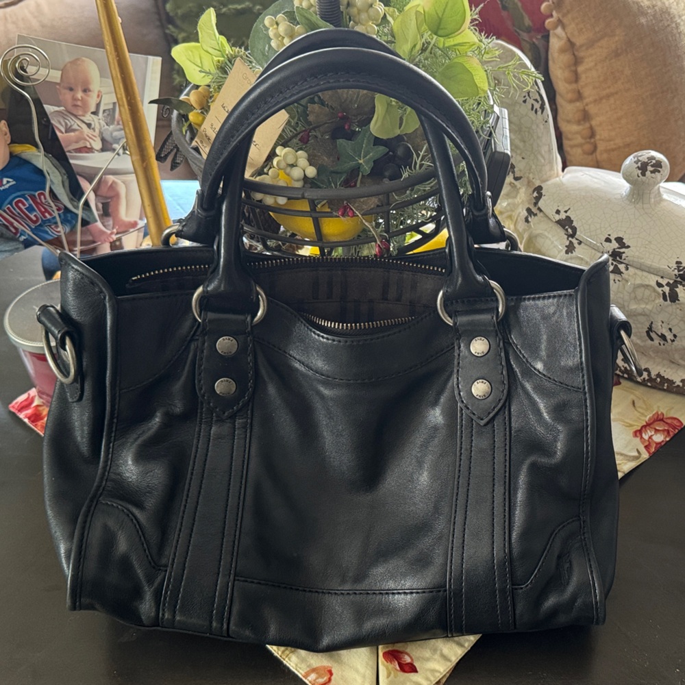 FRYE AND CO. Elegant Black Leather Satchel